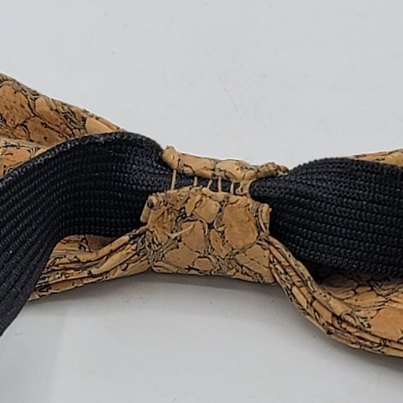 Artisan Bow Tie Cork Pattern Elastic Adjustable Pretied Butterfly Bowtie - Picture 5 of 11